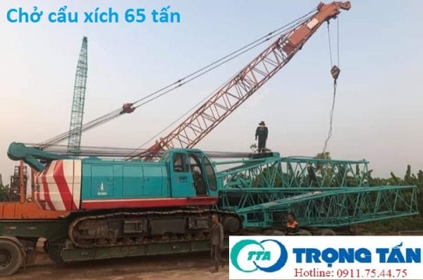 Xe fooc chở xe cẩu bánh xích