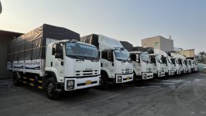 Đội xe tải chở hàng giá rẻ