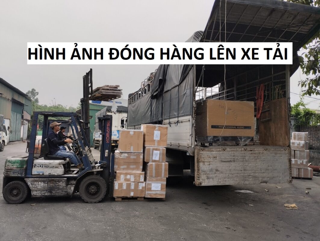Hình ảnh đóng hàng hóa lên xe tải