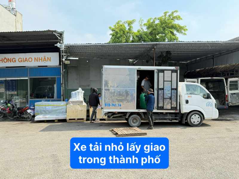 xe tải nhỏ lấy giao trong thành phố 