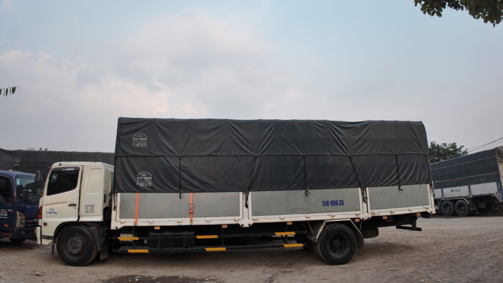 Xe tải chở hàng 8 tấn mui bạt đi Tiền Giang