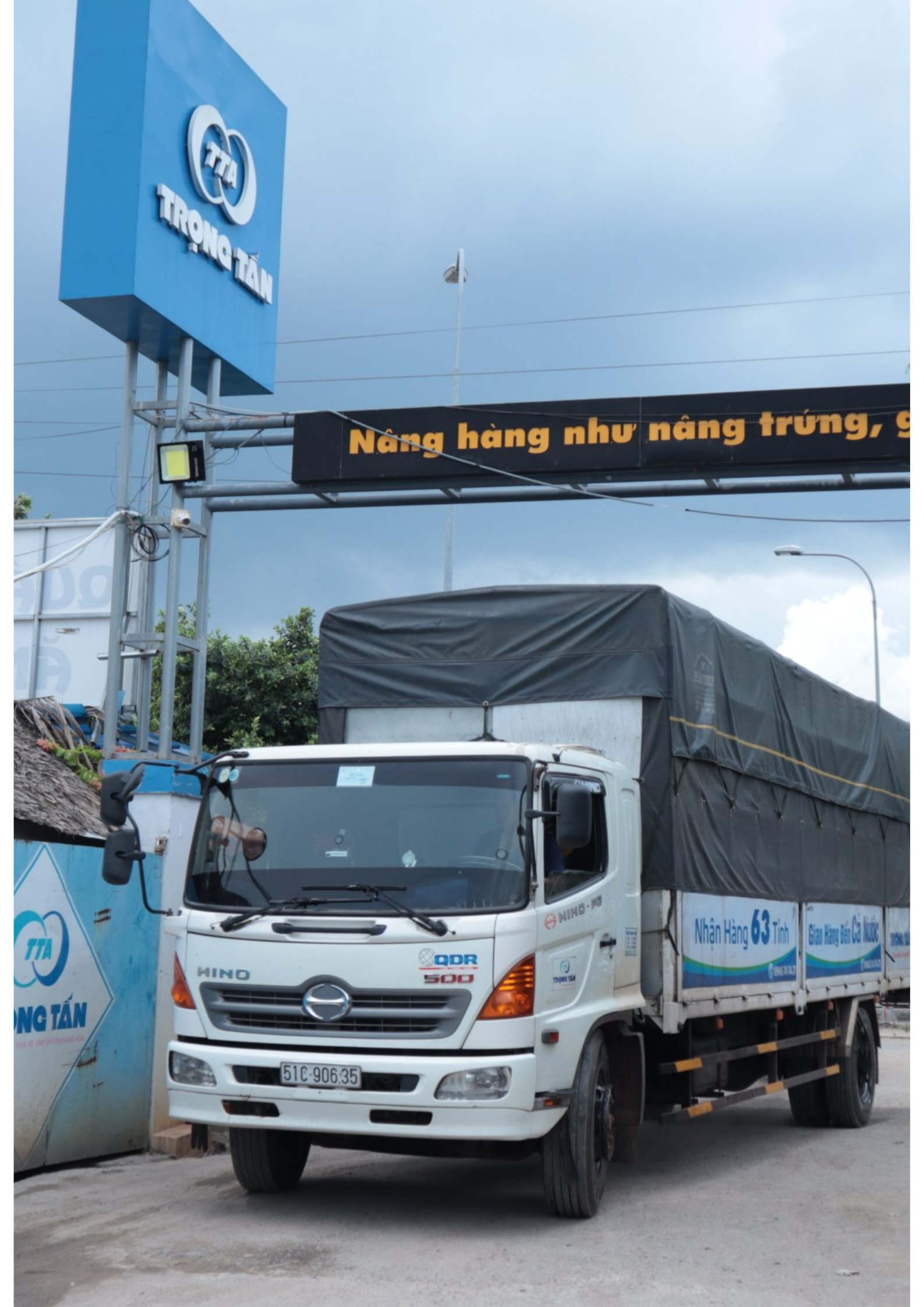 chanh -xe- chuyen -hang- tu- Sai- Gon -di- Ninh- Binh