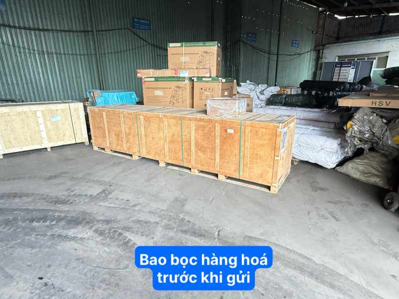 Bao bọc hàng hóa trước khi gửi