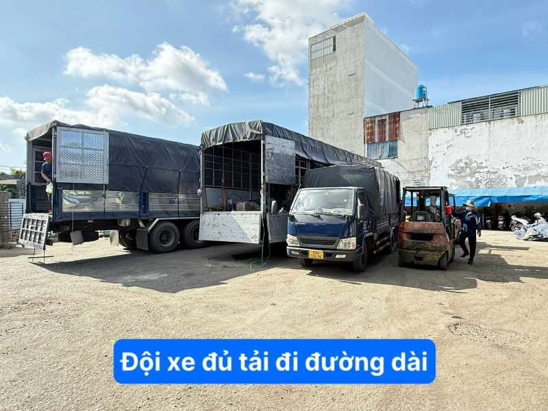 Đội xe đủ tải đi đường dài