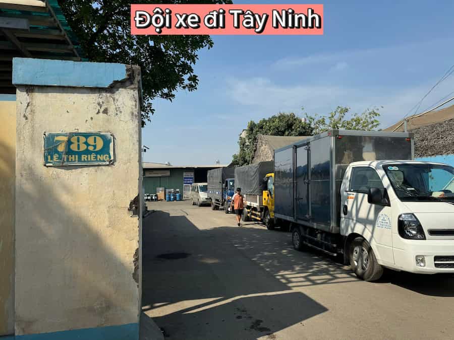 Đội xe tải đi Tây Ninh