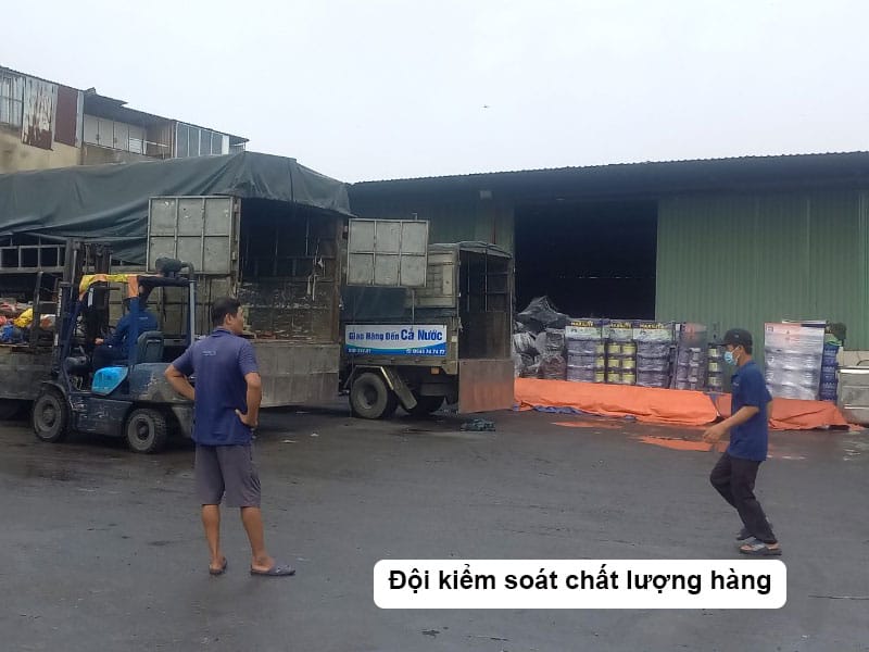 Đội kiểm soát chất lượng hàng hóa