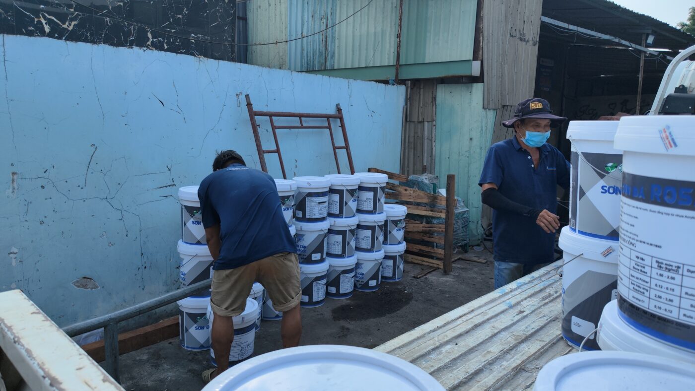 Hỗ trợ bốc xếp, nâng hạ hàng hóa miễn phí tại kho Trọng Tấn