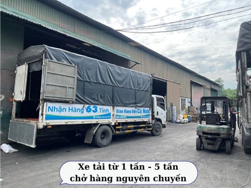 xe tải nhỏ chở hàng