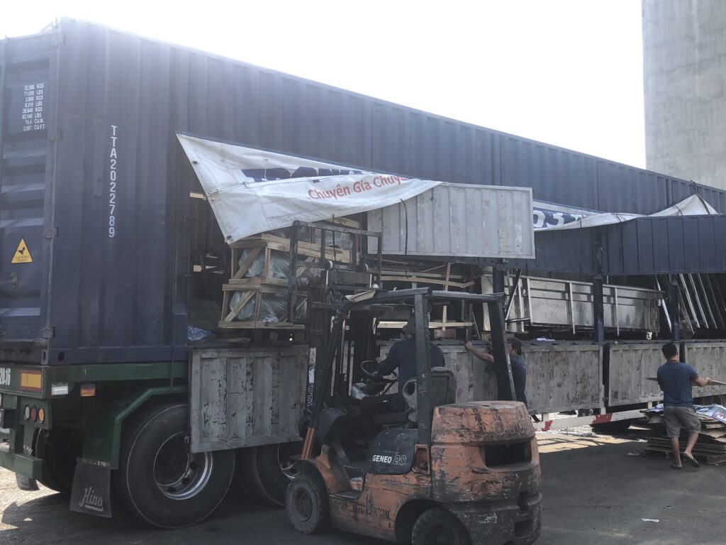 vận chuyển hàng bằng container