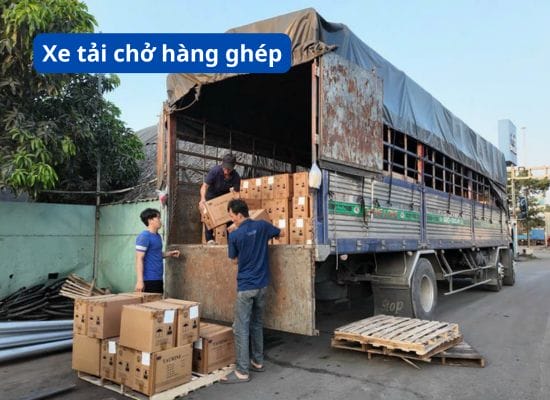 Xe tải chở hàng ghép