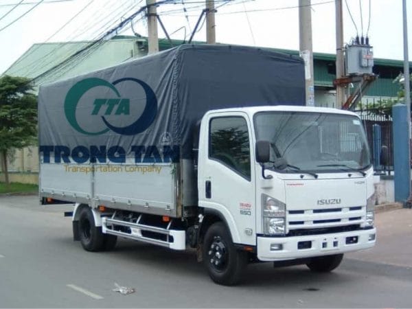 Chuyển hàng bằng xe tải mui bạt