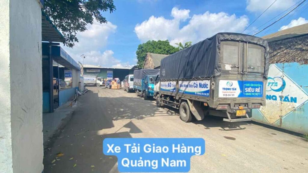 Xe tải giao hàng tại Quảng Nam