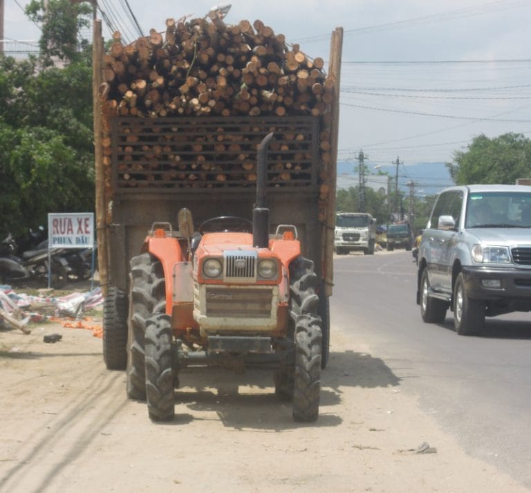 Giao hàng bằng xe công nông