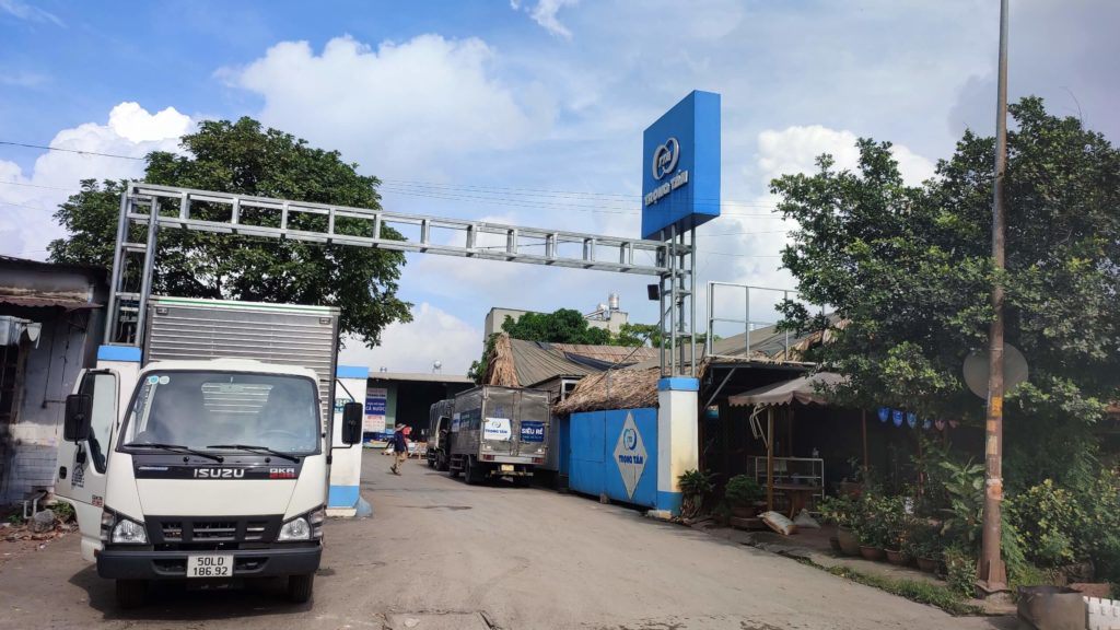 Thue xe tai cho hang binh duong