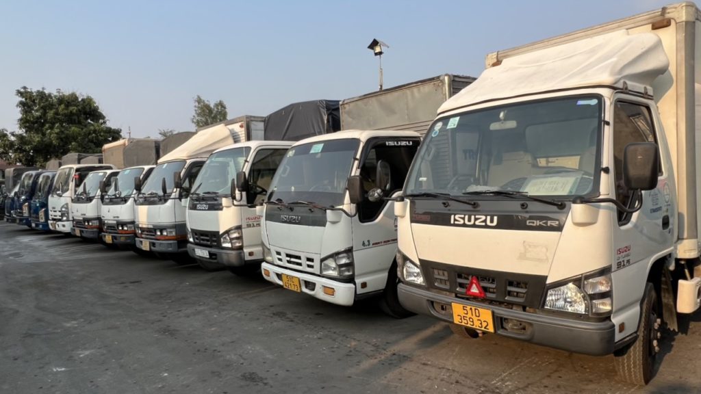 Xe trung chuyển hàng vào tp HCM
