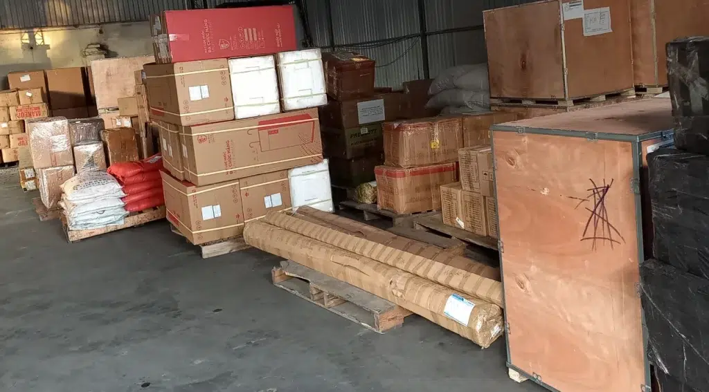 GỬI HÀNG ĐI HẠ LONG z3889771064130 da7020ab6d81897c8b7791ca976a9d85di