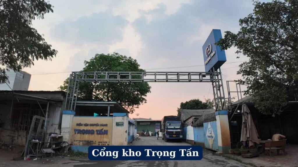 Cổng kho Chành xe Phan Thiết Trọng Tấn