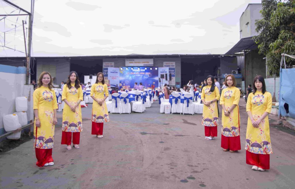 Lễ tổng kết năm 2022 và tiệc tất niên tại Công ty Vận tải Trọng Tấn