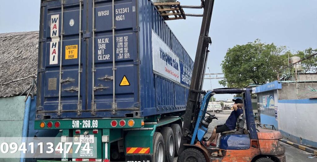 Container của chành xe chuyển hàng đi Khánh Hòa