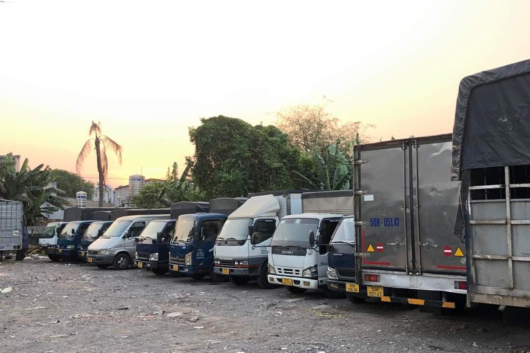 Đội xe tải chở hàng tại chành xe đi Bình Định