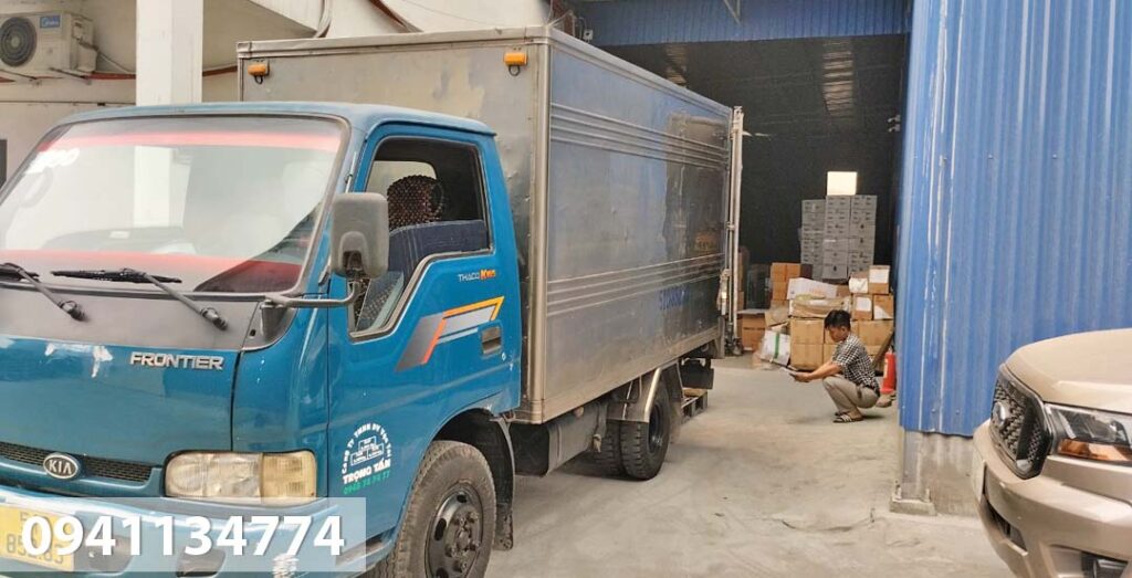 Xe tải chuyên dụng chuyển kho xưởng quận Bình Chánh
