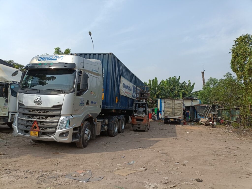 Vận chuyển hàng bằng container