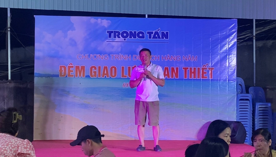 ( Giám đốc công ty Vận tải Trọng Tấn – Anh Trần Thanh Đoàn phát biểu trong buổi giao lưu tối ngày 08/06/2024 )