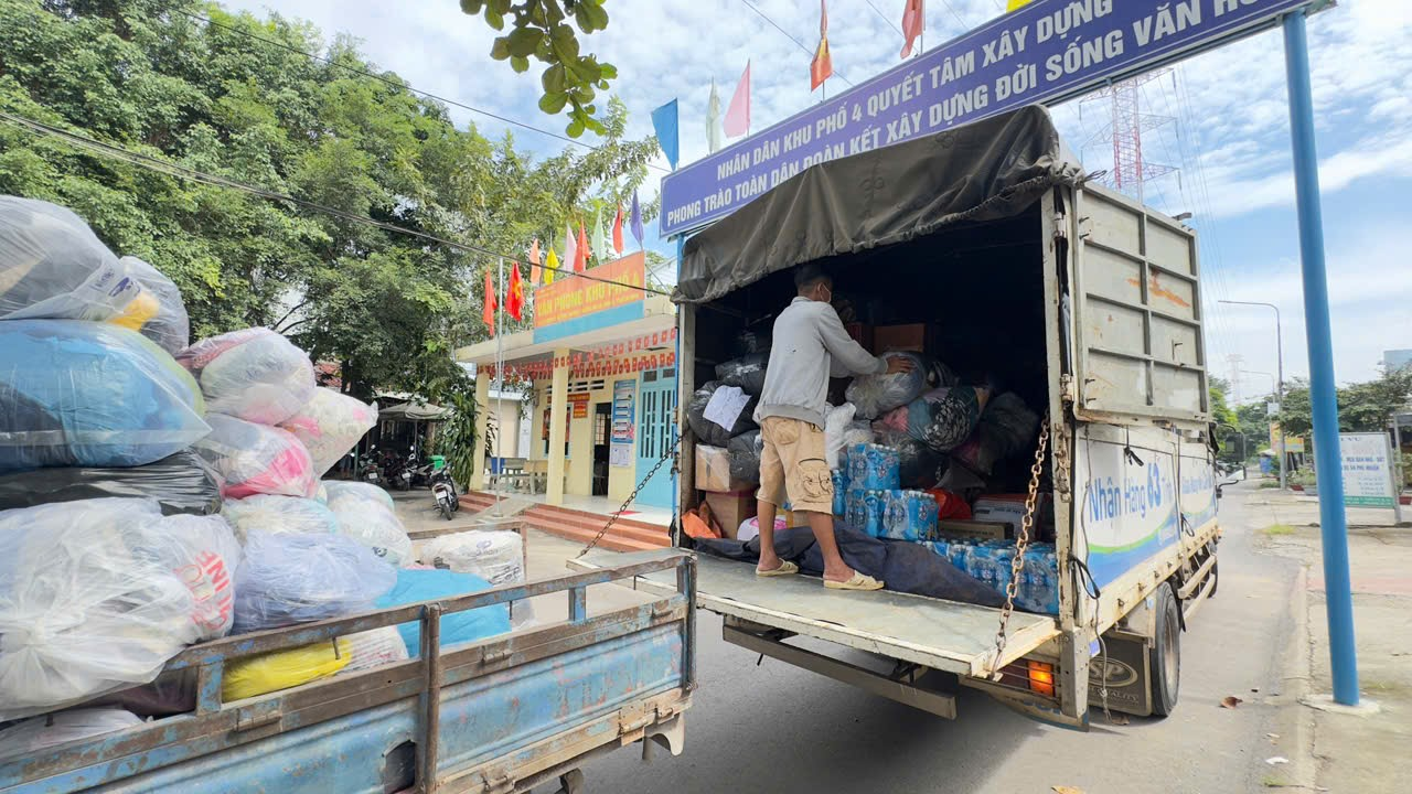 Vận tải Trọng Tấn hướng về bà con vùng lũ