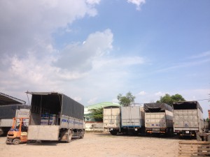 Đội xe chuyển hàng đi Đà Nẵng