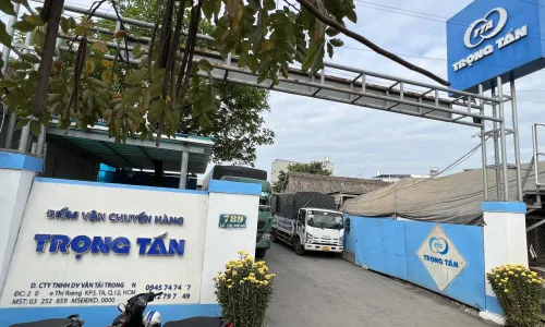 Xe Tải Chở Hàng Trọng Tấn