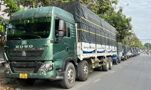 Xe Tải Chở Hàng Trọng Tấn