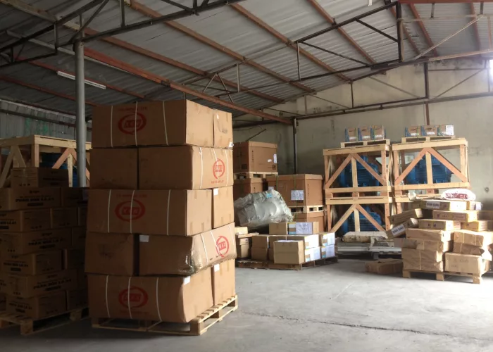 Hàng nhu yếu phẩm chở đi Quảng Ninh