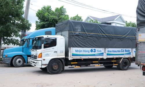 vận chuyển hàng đi Hà Nội bằng xe tải mui bạt
