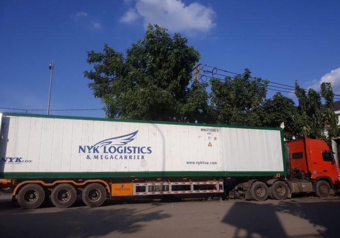 Xe tải hạng nặng của dịch vụ vận tải hàng hóa