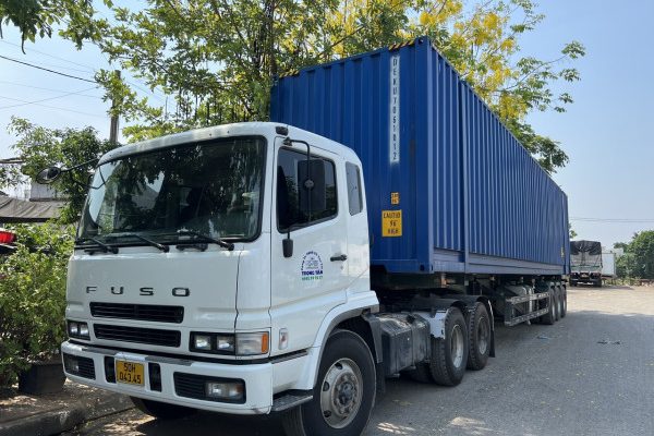 Xe Container chuyển hàng đi Hà Nộii
